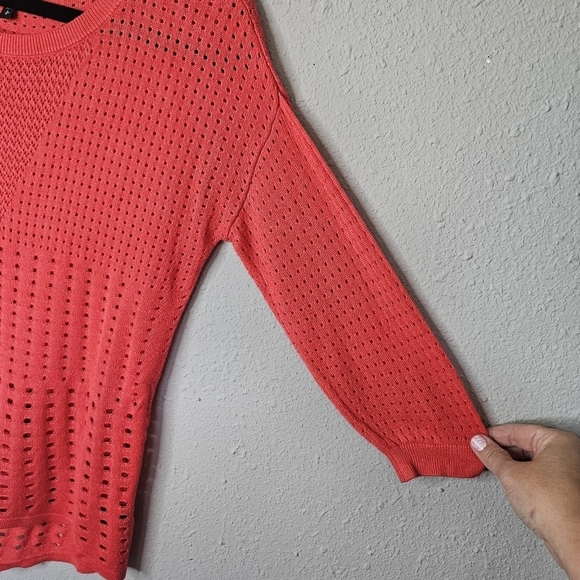 Express Lightweight Sweater Womens S Small Cutouts 3/4 Sleeve Seasonal Layering‎ - Picture 3 of 10